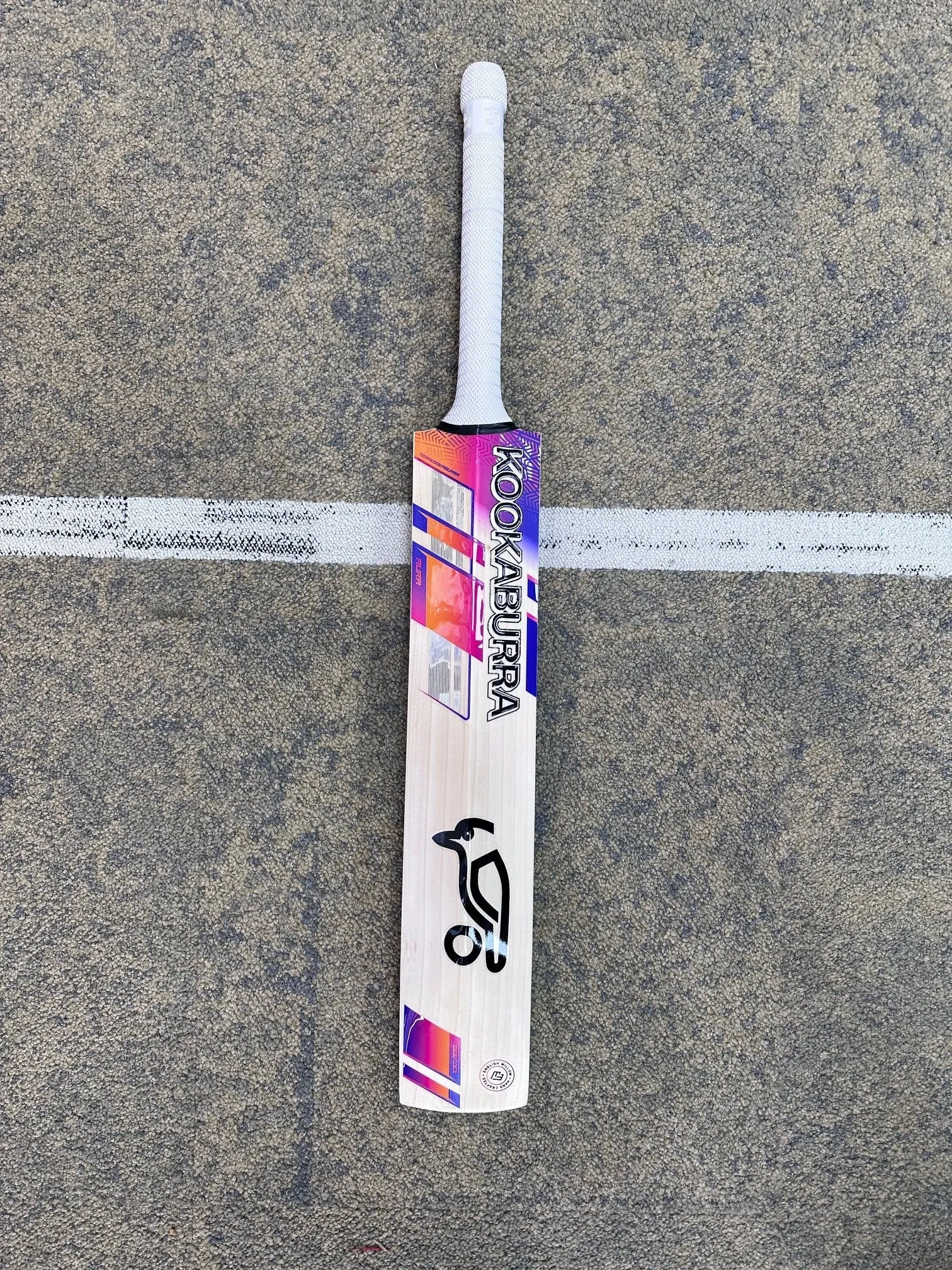 Kookaburra Aura Players Edition Bat