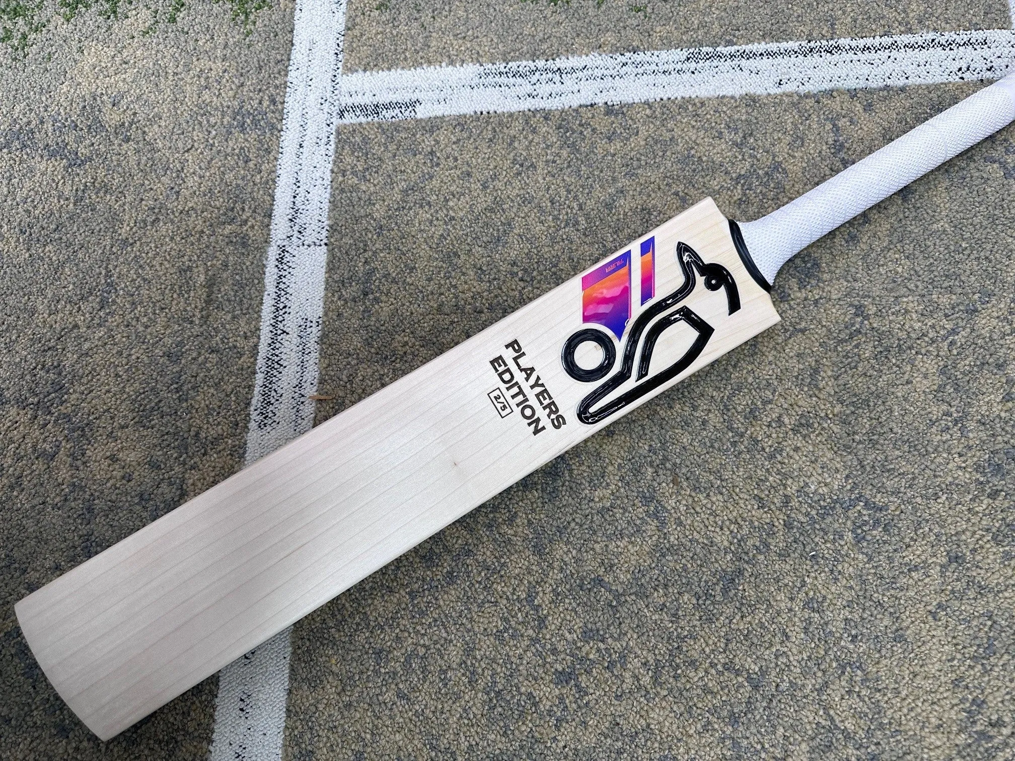 Kookaburra Aura Players Edition Bat